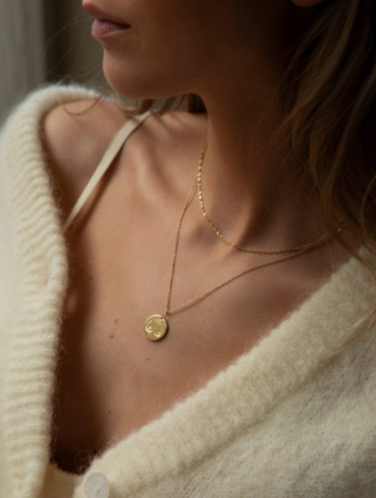 Roma boobs necklace Gold