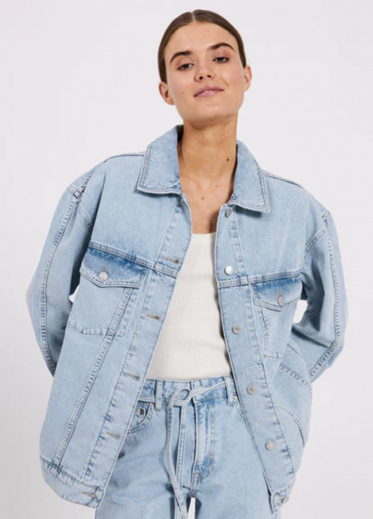 Larisa clean denim jacket Blue Light Wash