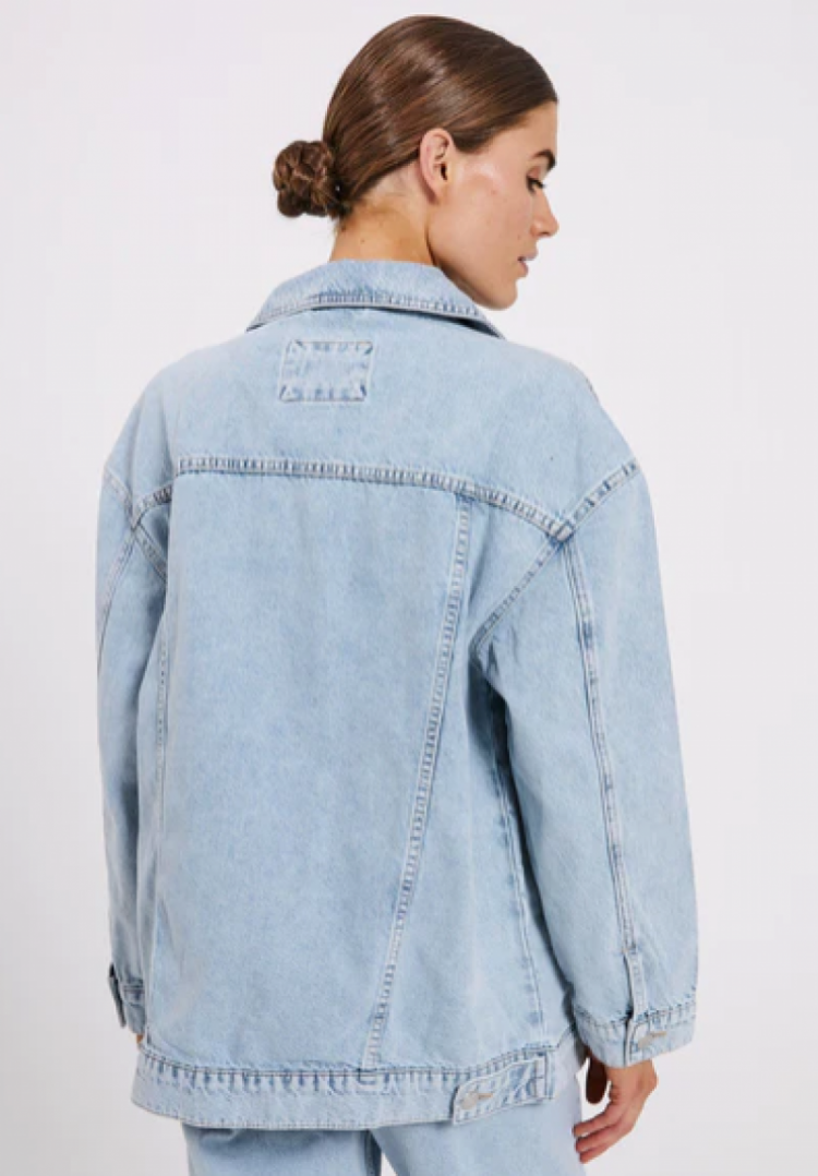 Larisa clean denim jacket Blue Light Wash