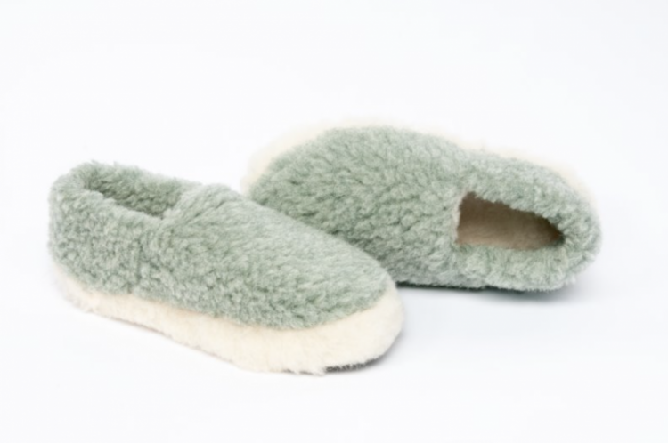 Slippers green