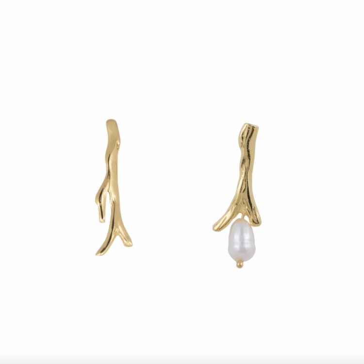 Coral pearl stud earring gold gold
