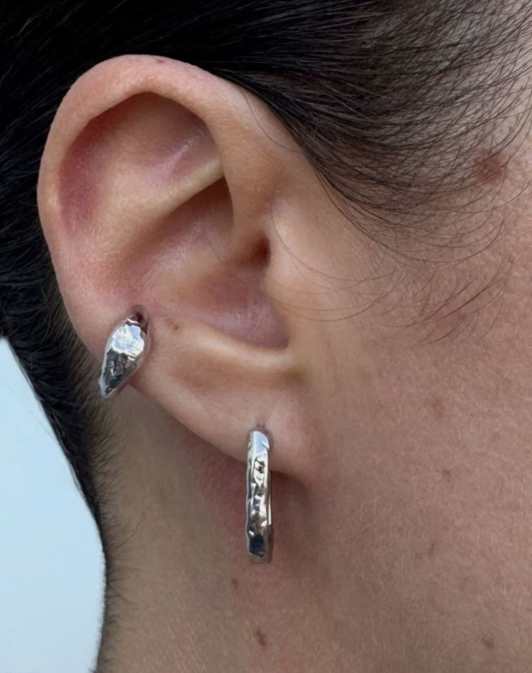 June hammered ear cuff single Silver