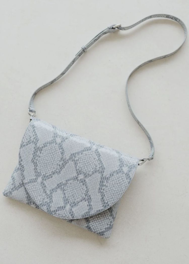Bridal collection - medium env Python