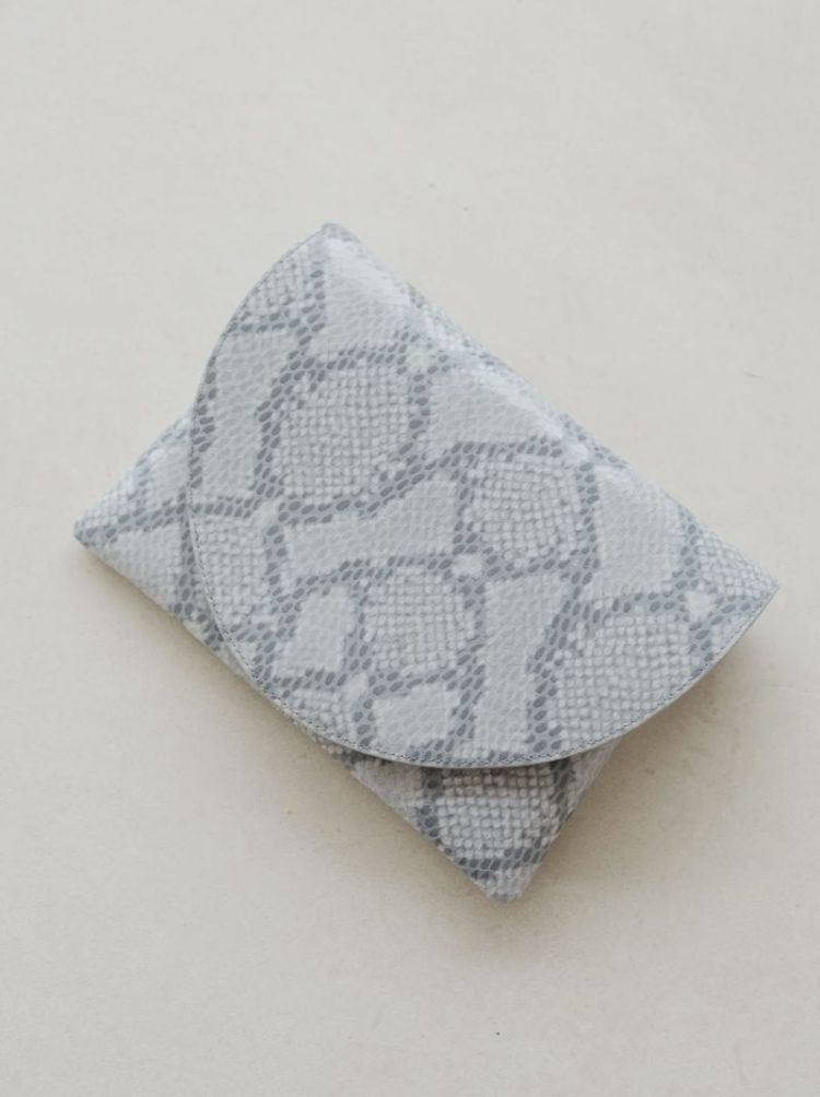 Bridal collection - medium env Python