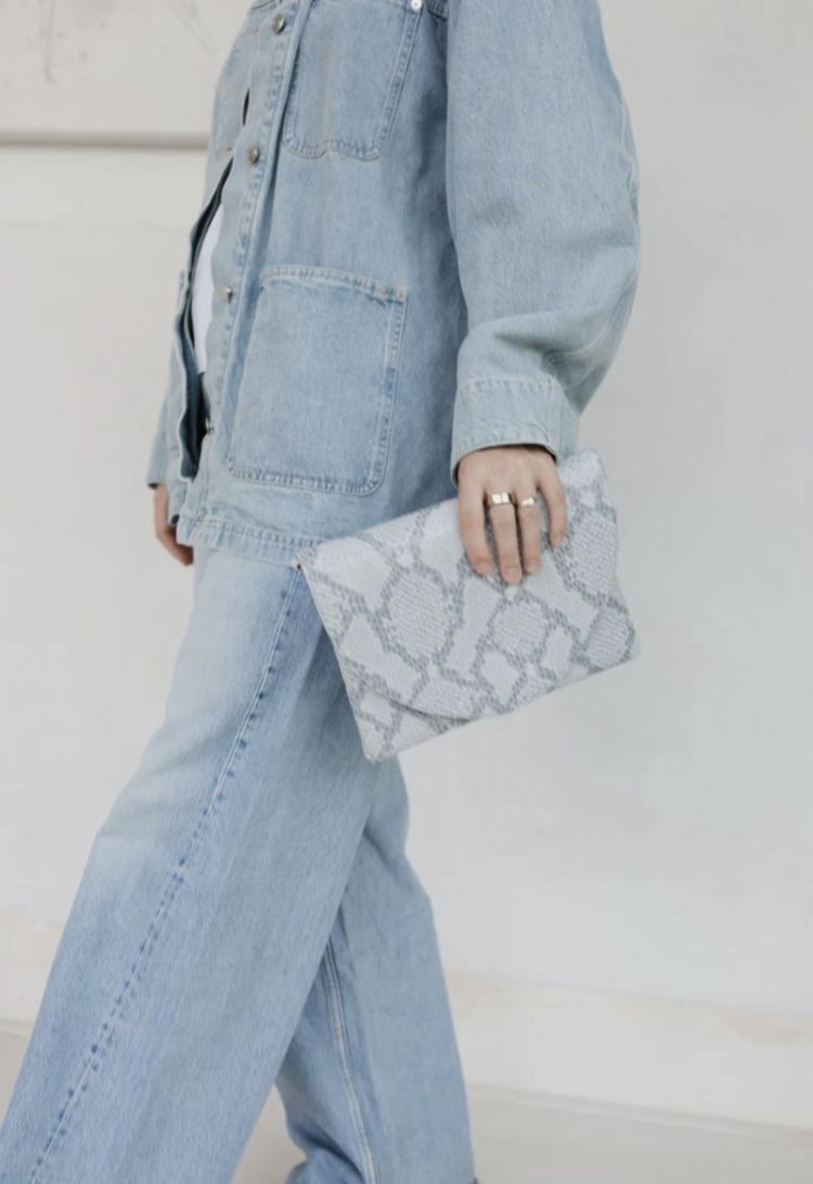 Bridal collection - medium env Python